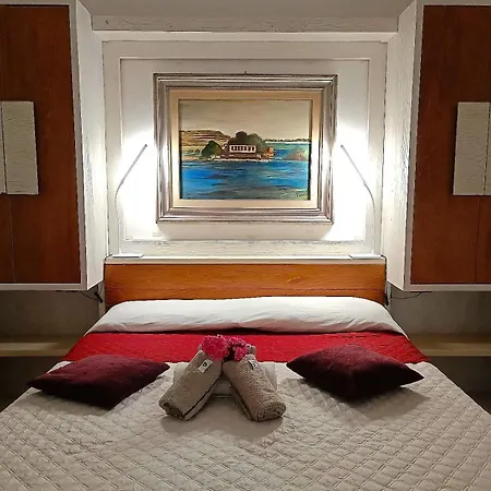 Rosyanna - Confort By The Sea Bed & Breakfast *